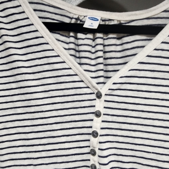 Black stripped tshirt old navy - Picture 3 of 4